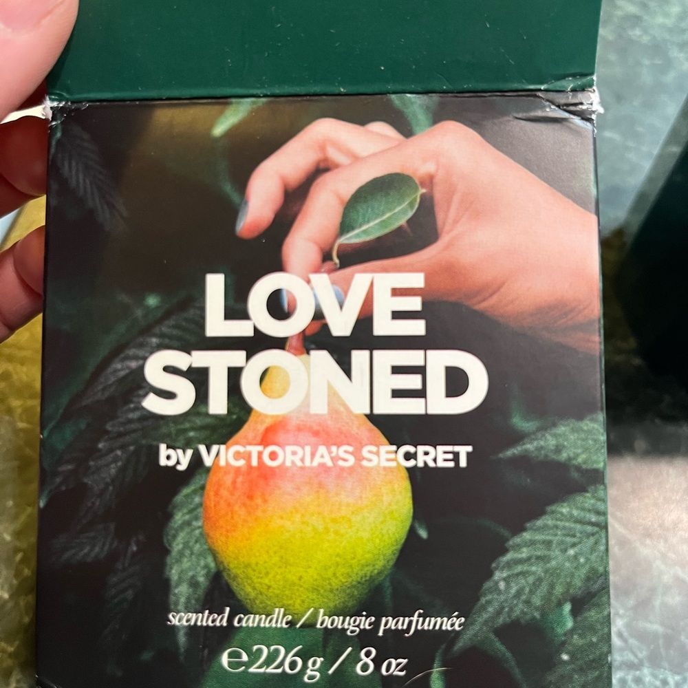 NIB Victoria's Secret Love Stoned Scented Candle - Picture 4 of 10